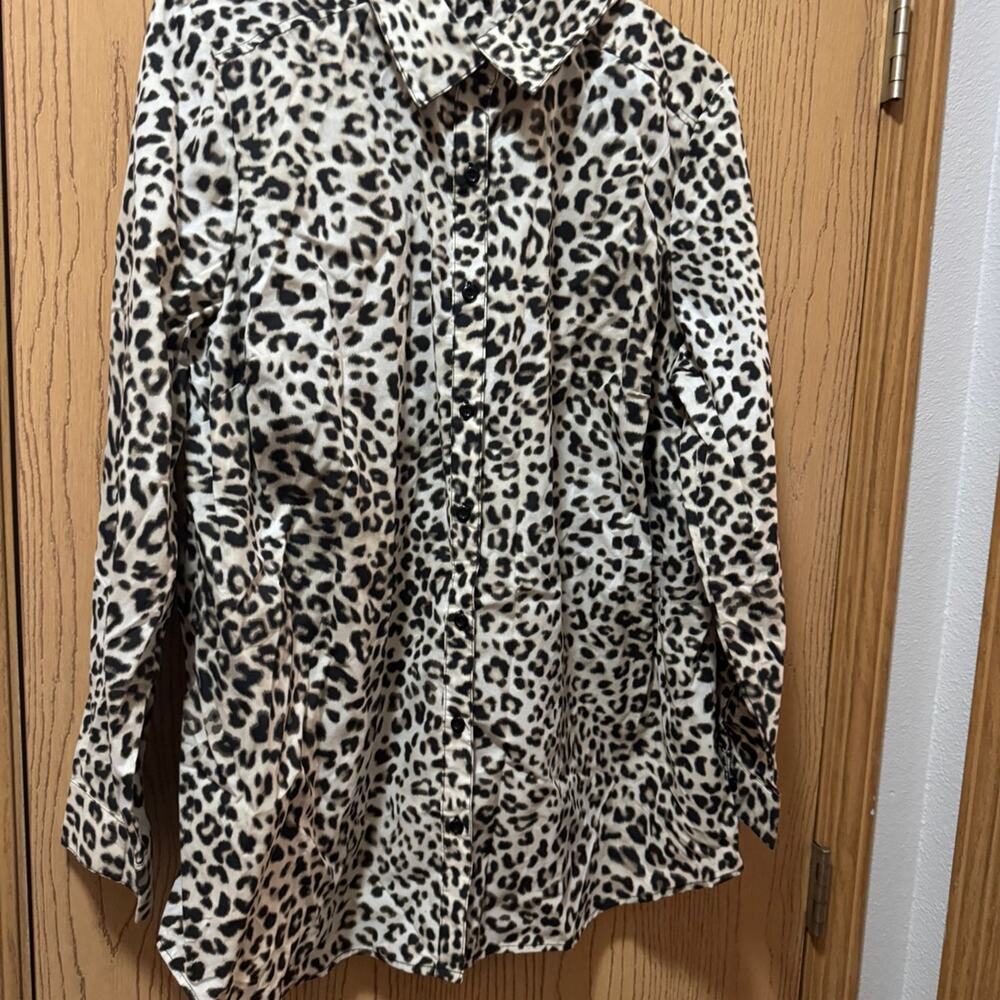 Roamans button top NWOT size 18W